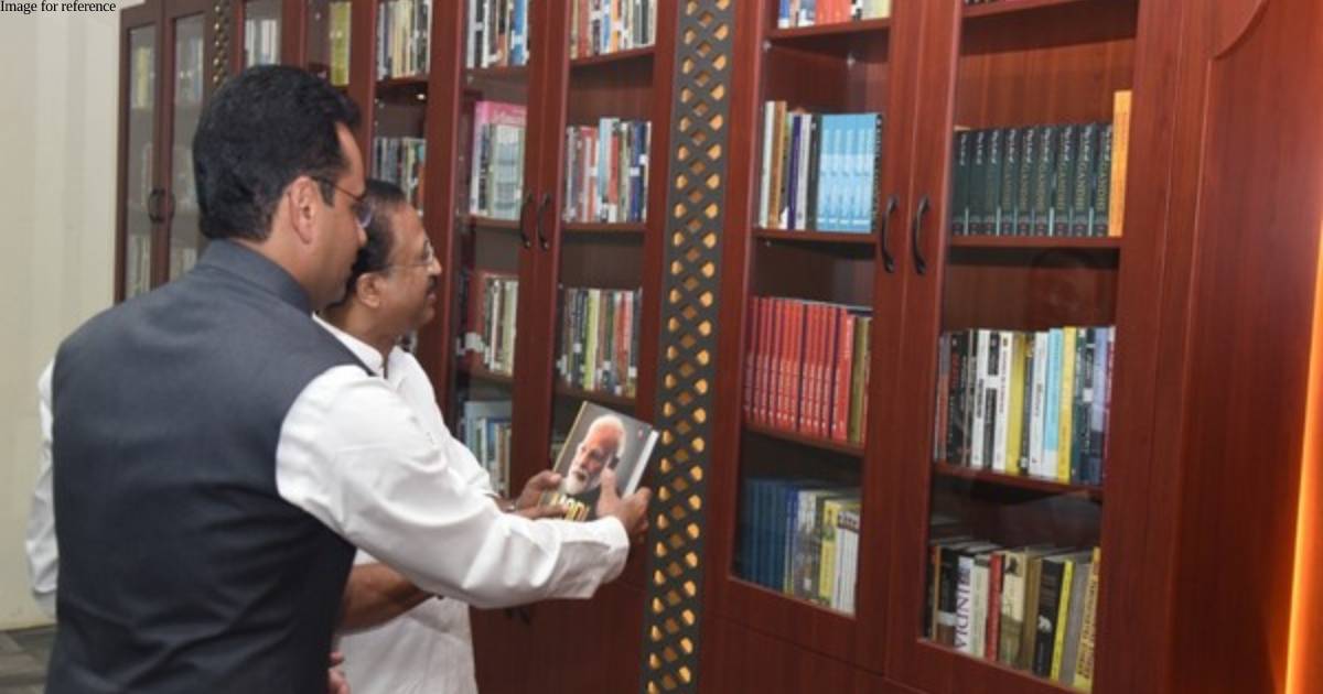 MoS Muraleedharan inaugurates newly designed library at Embassy in Oman